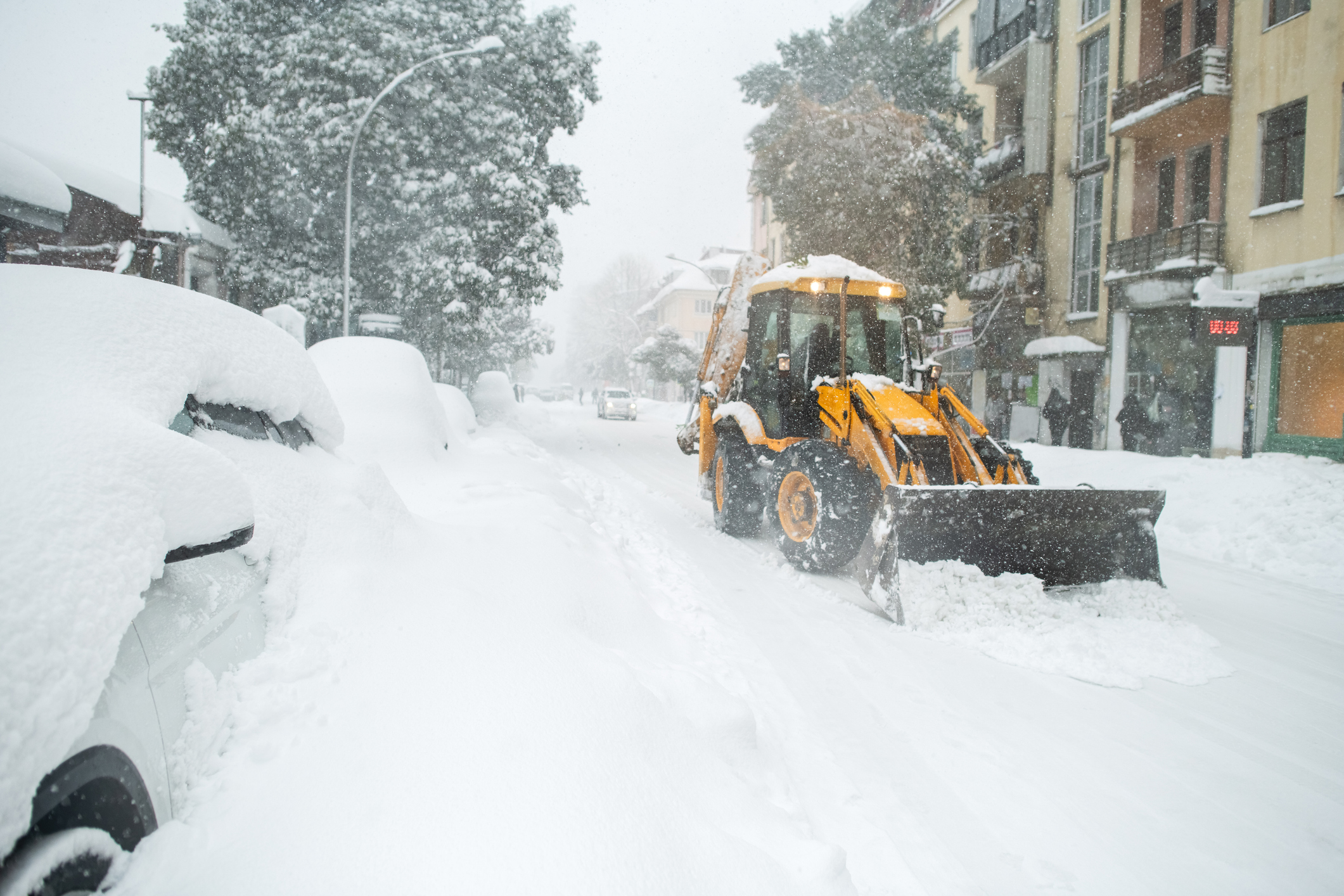 Snow Plowing, Relocation, and Hauling: Choosing the Right Approach 1